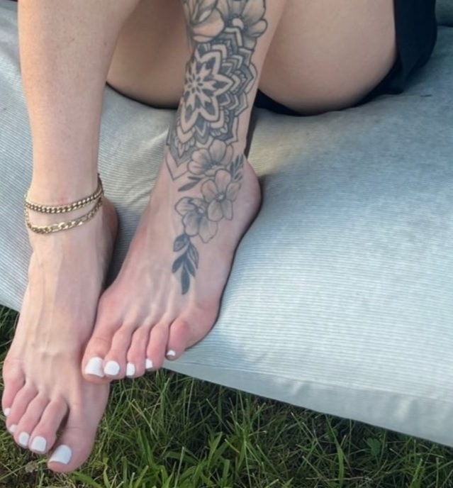 Kayla Rossi Feet